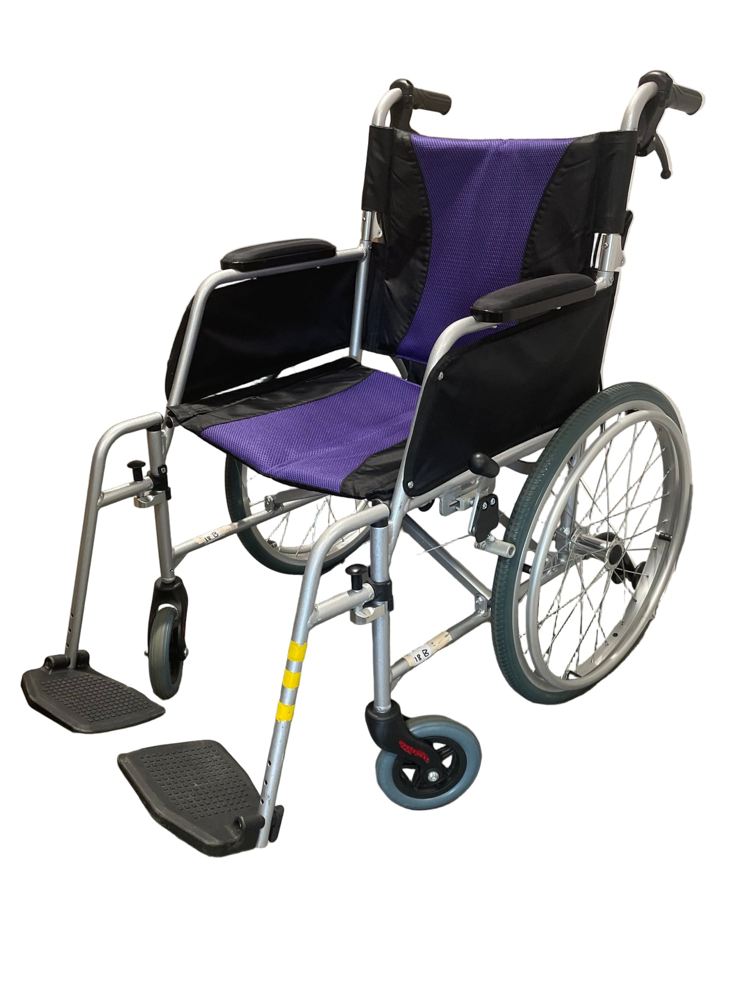 Lightweight Self-Propel Wheelchair - 18 inch seat - HIRE
